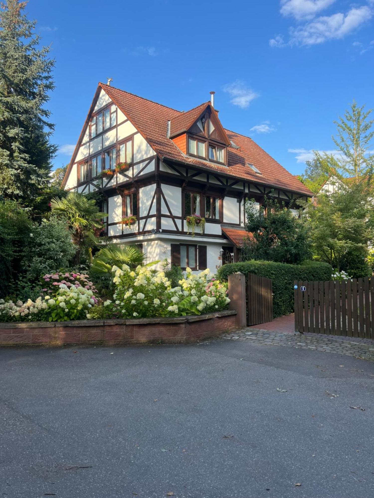 Einliegerwohnung In Einer Muehle Vor Den Toren Frankfurts, Ideal Fuer Messegaeste Oder Stop Over Dreieich Bagian luar foto